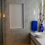salle de bain, marbre, faux marbre, faux fini, gris, noir, blanc, fenêtre , design d'intérieur, décoration, sur mesure